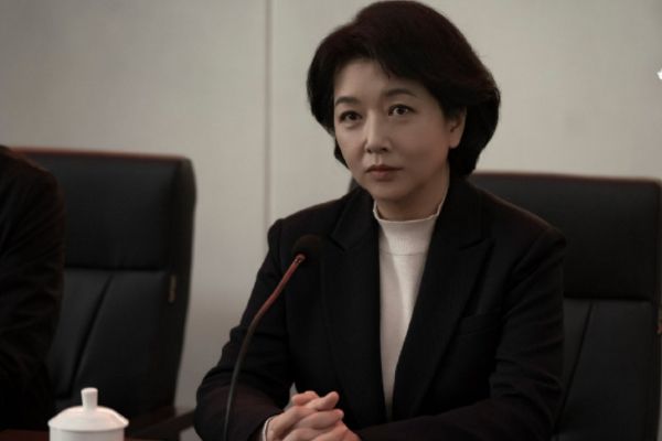《罚罪》姜珊饰演的韩亚是什么样的女人?韩亚和常征是什么关系?