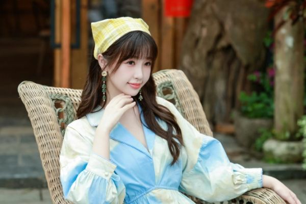 《两个人的小森林》虞书欣爷爷客串帽子摊主?虞美人庄羽乌龙爱情?