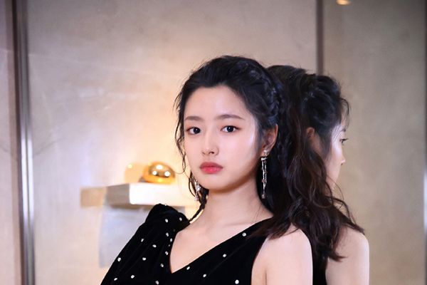 《公子不可求》陆冉冉扮演者是谁?演员徐若晗演艺经历主要作品?