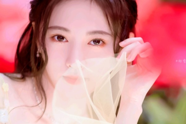 《满月之下请相爱》雷初夏穿越到手机中?雷初夏许晓冬结局怎样?