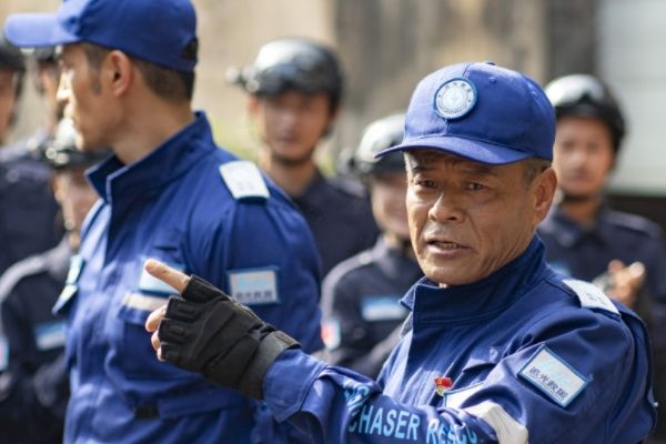 《追光者》展颜和父亲关系为什么不好?罗本和展青山有什么渊源?