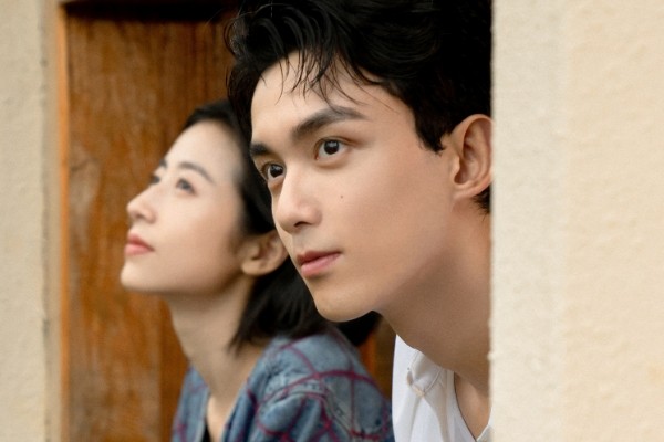 《爱情而已》是三十而已姐妹篇?梁友安扮演者周雨彤的个人资料?
