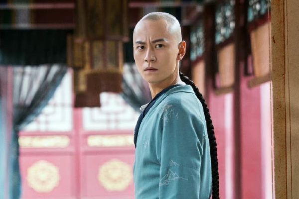 《飞狐外传》胡斐为何被通缉?秦俊杰饰演胡一刀和胡斐打戏精彩?